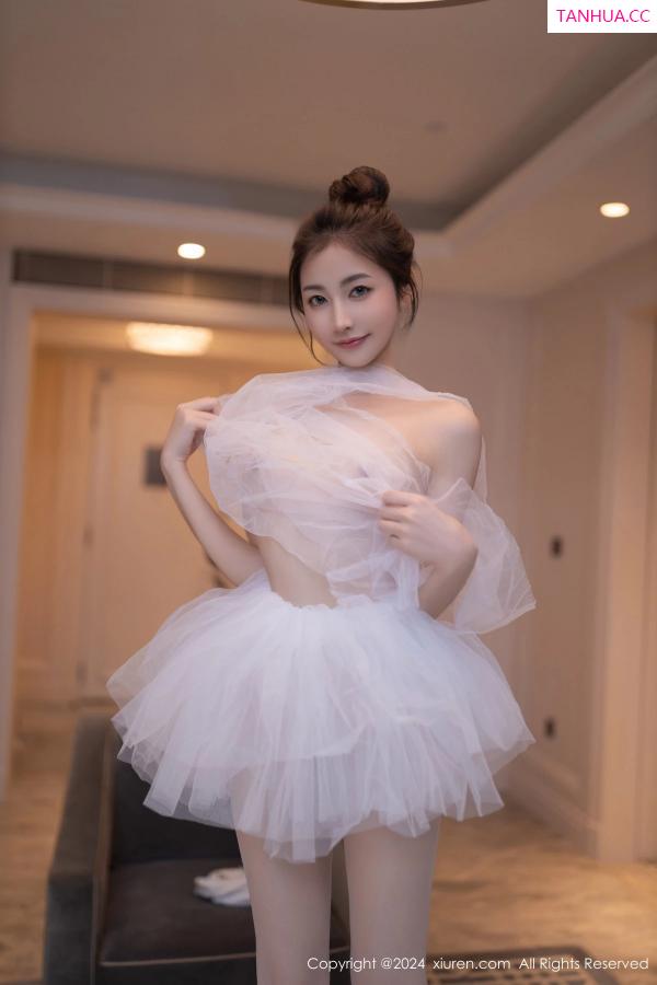   [XiuRen]高清写真图 2024.06.05 No.8657 鱼尾fish 丝袜美腿第44张图片